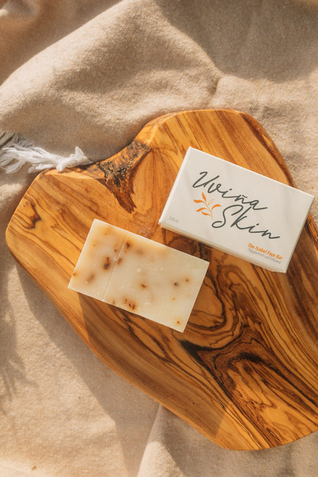 Clear Away Dirt, Oil, and Blemishes With This Peppermint-Infused Facial Cleansing Bar