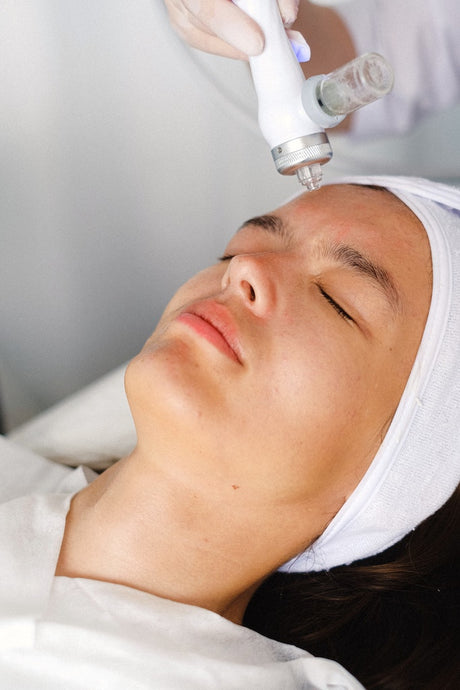 Benefits of Using Natural Ingredients After a Facial Treatment